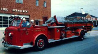 Ladder 5 later Ladder 205
1947 American La France 65' Quad
Purchased new, in service until 1990's